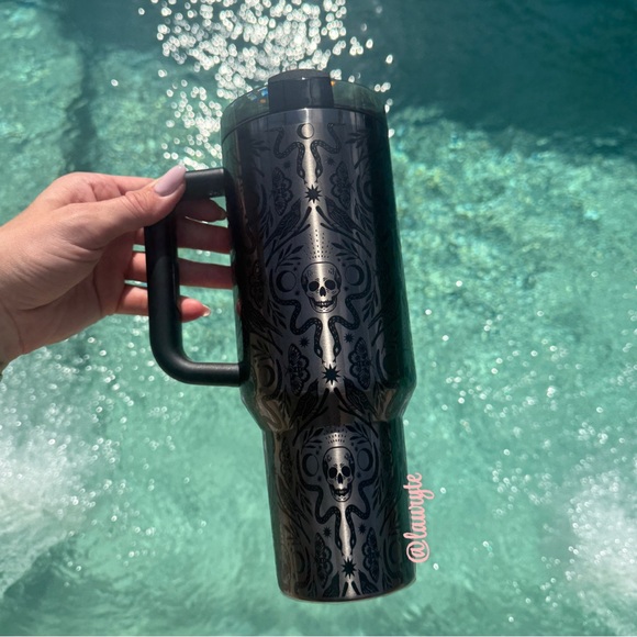 Stanley 💀 Halloween Icon Deadly Damask Quencher H2.0 Flowstate Stainless Tumbler - Picture 7 of 14